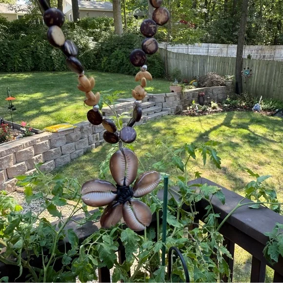 Cowrie Shell Flower Pendant Necklace Pendant Handcrafted Boho Beachy Glossy - Picture 5 of 7